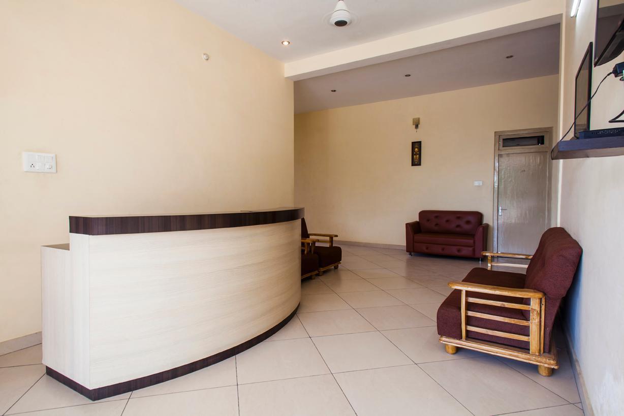 Ramprastha Hotel Ayodhya Extérieur photo